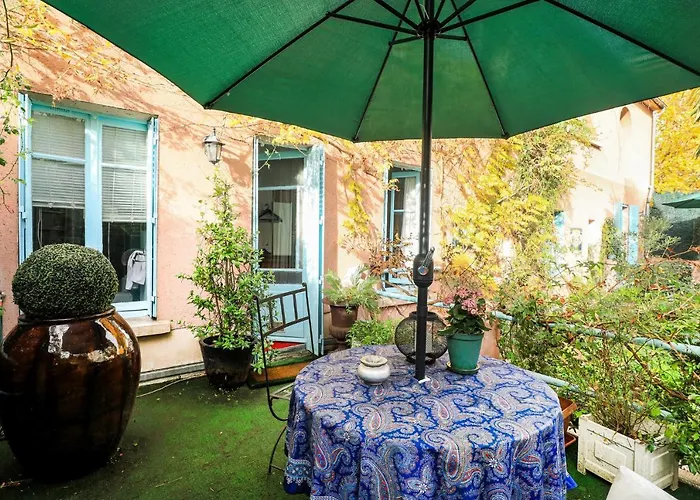 Maison 1850 Paris 18 Chambre R avec terrasse et parking en option